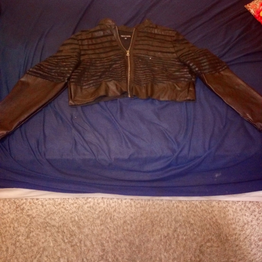 Black jacket to wear in the summer
